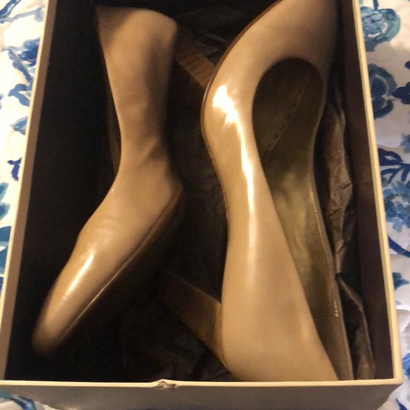 Authentic Coach Sheri Patent Leather Nude Heels - Picture 16 of 16